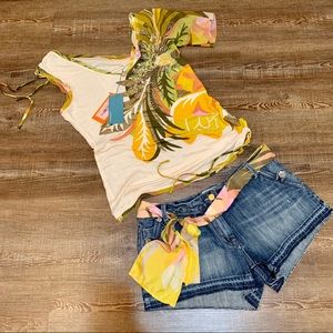 Denim short set with floral one shoulder Ivory T-Shirt - Karen Millen